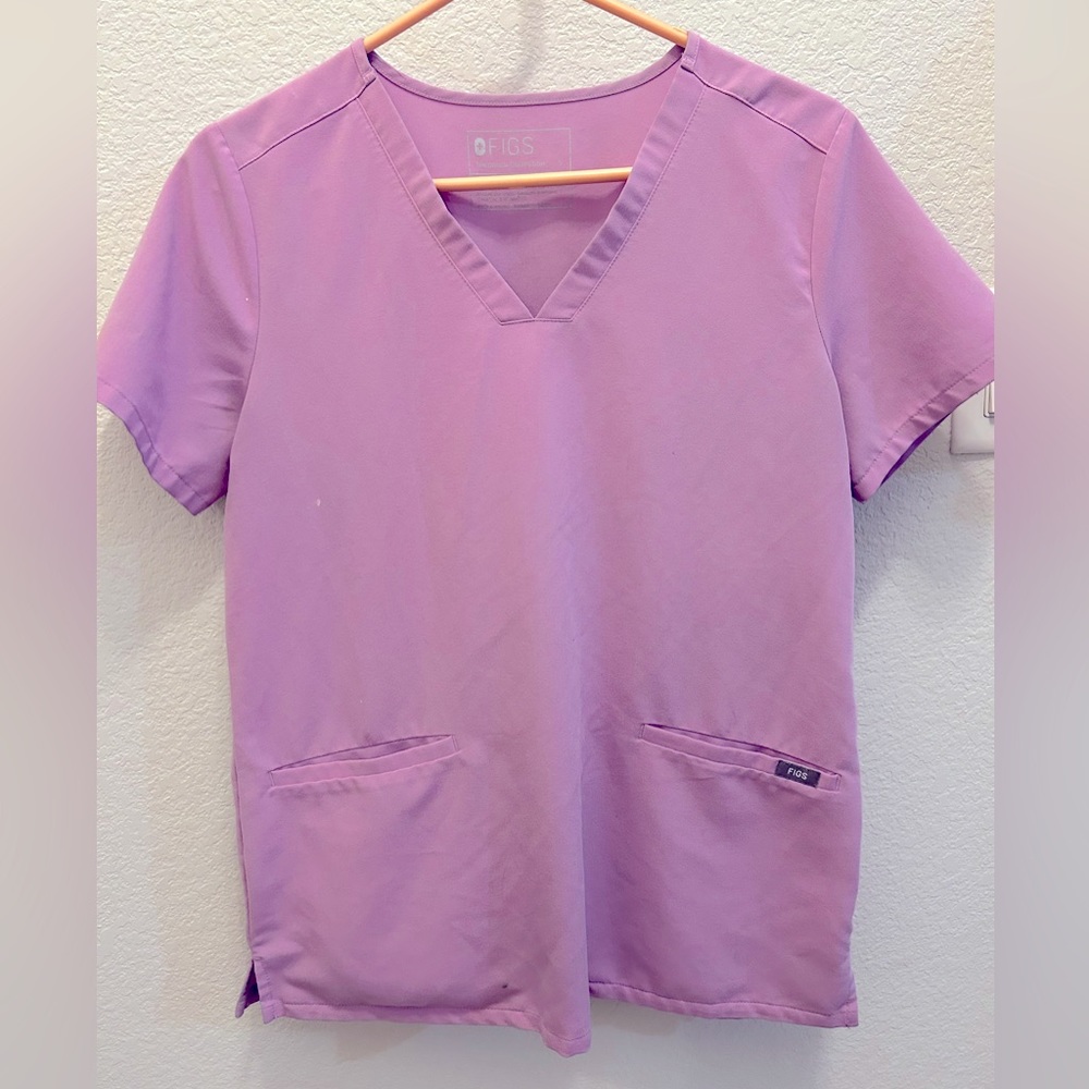 Figs lavender scrub top, small, 2 front pockets. Limited edition color